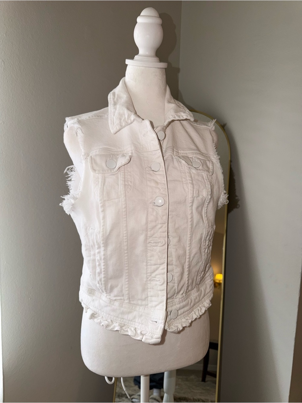 Elle White Sleeveless Distressed Denim Vest